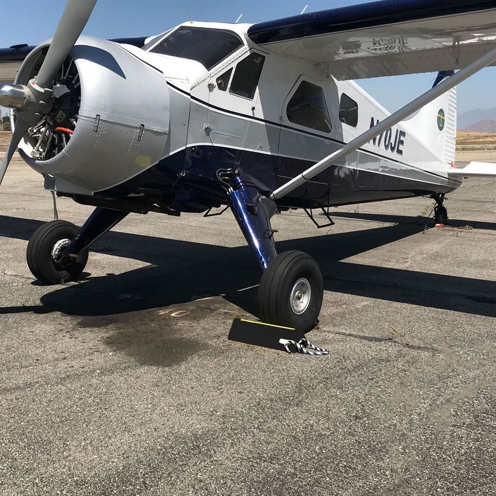 Elasco 24" Aircraft Wheel Chock with Glow & Reflectors