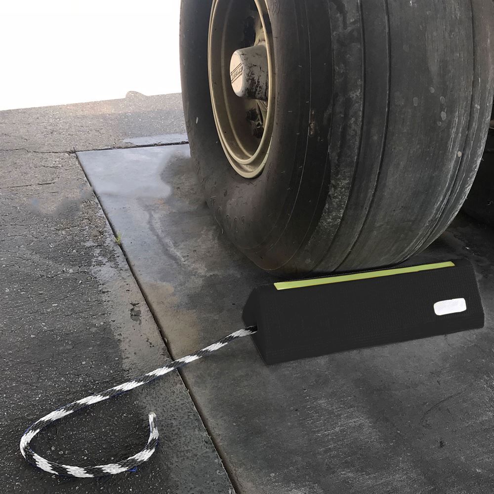Elasco 24" Aircraft Wheel Chock with Glow & Reflectors