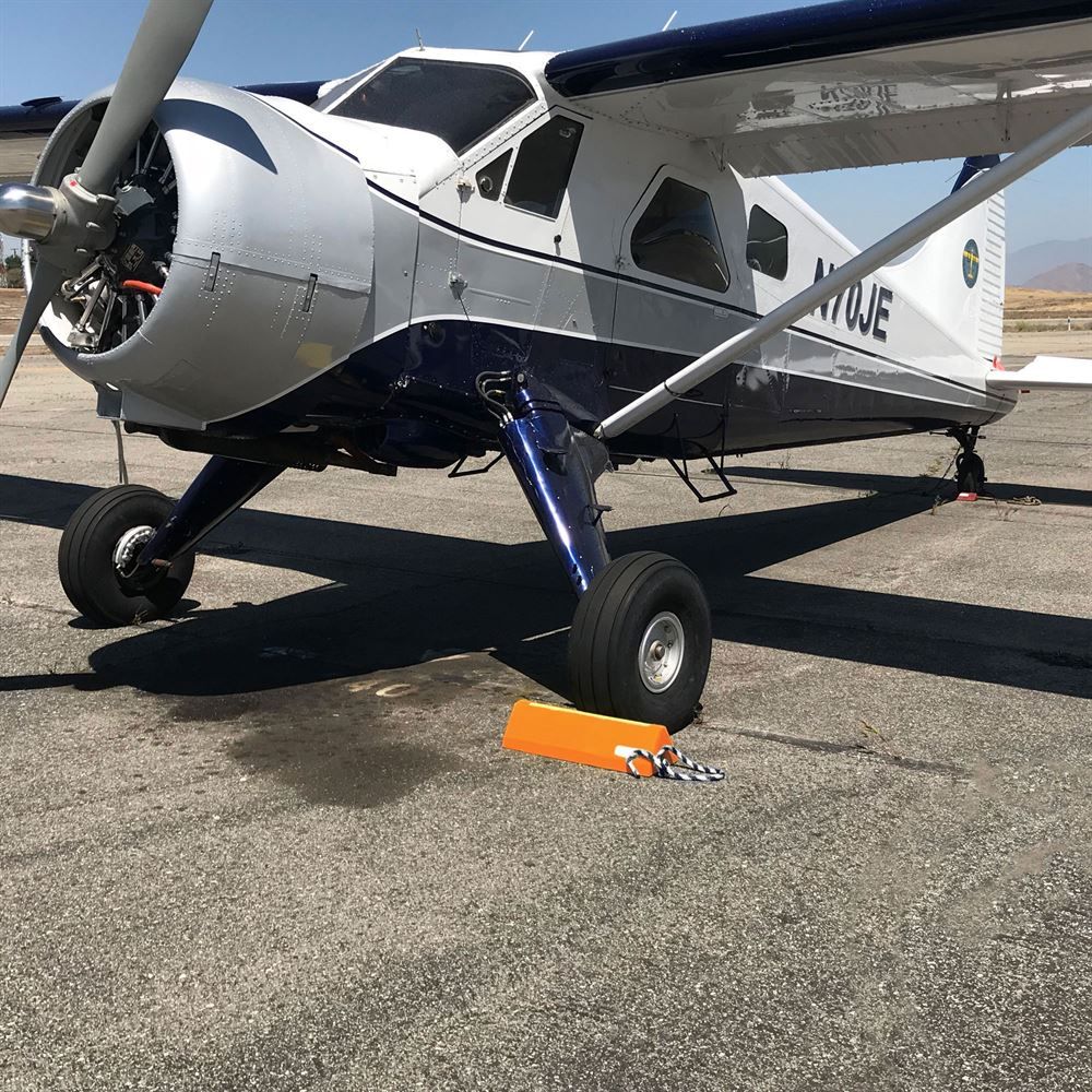 Elasco 24" Aircraft Wheel Chock with Glow & Reflectors