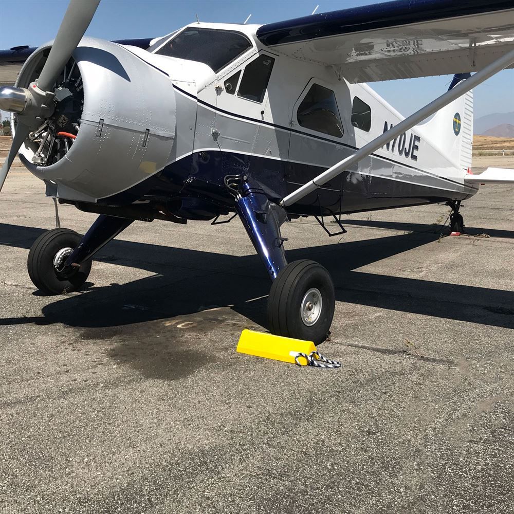 Elasco 24" Aircraft Wheel Chock with Glow & Reflectors