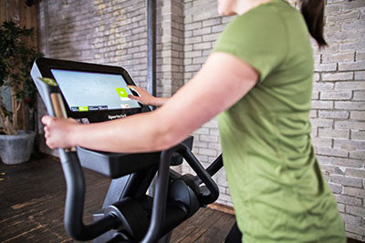 SportsArt E876 Status Ellip, 16" Senza Touchscreen — for Fitness Equipment in Clinical and Institutional Care